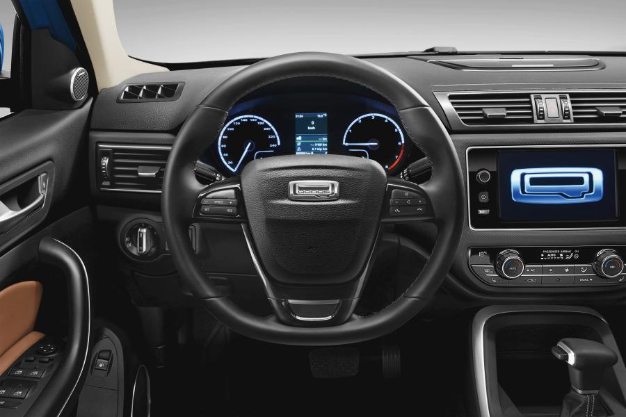 Панель приборов Qoros 5 2016 года  (фото 6 из 21)
